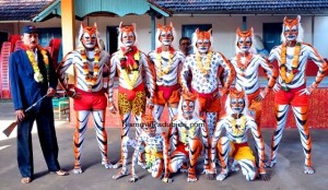 Padubidri-temple-tiger-team-121013a